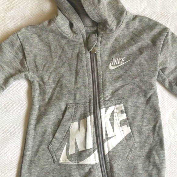 NEW nike logo zipper close hoodie jumpsuit newborn baby unisex neutral - Picture 2 of 9